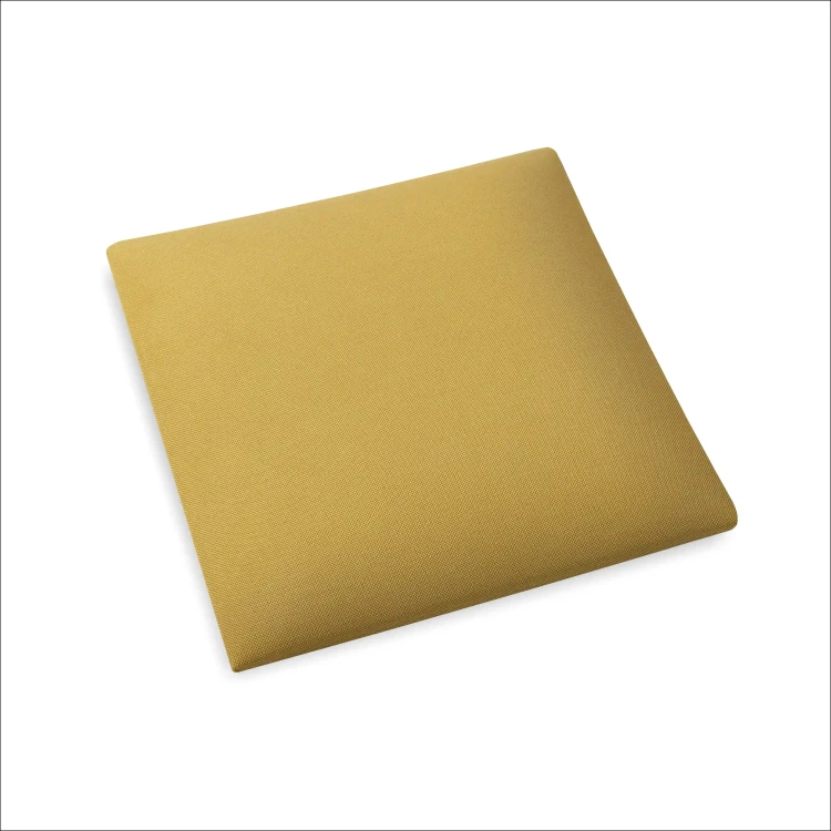 Panel ścienny tapicerowany 3D o wymiarze 30x30 wezgłowie w kolorze żółtym.