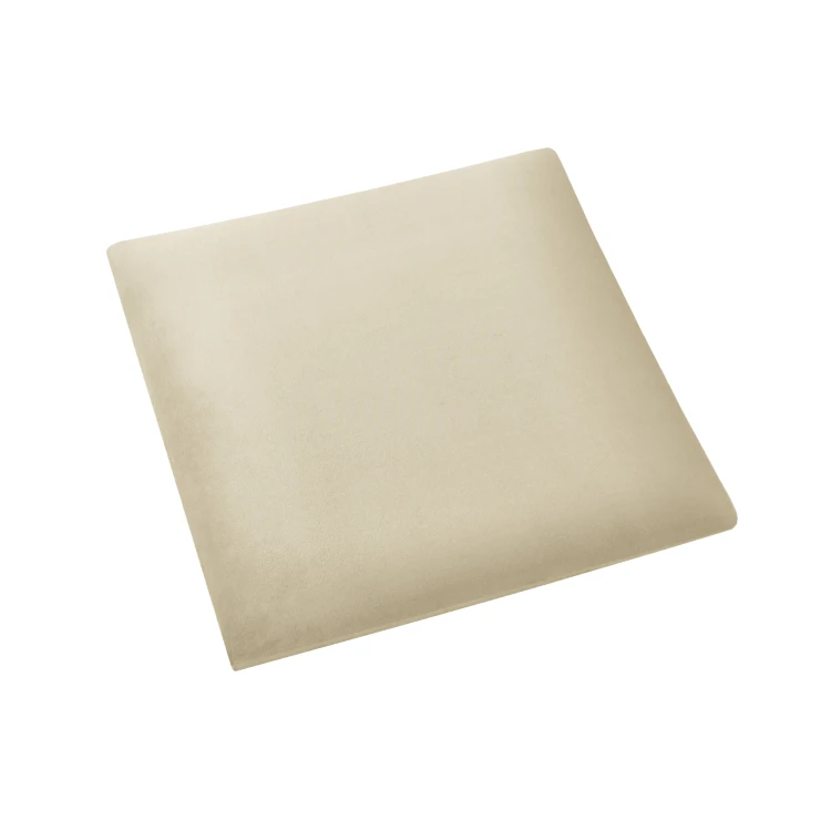 Panel ścienny tapicerowany 3D o wymiarze 30x30 wezgłowie w kolorze beżowym.