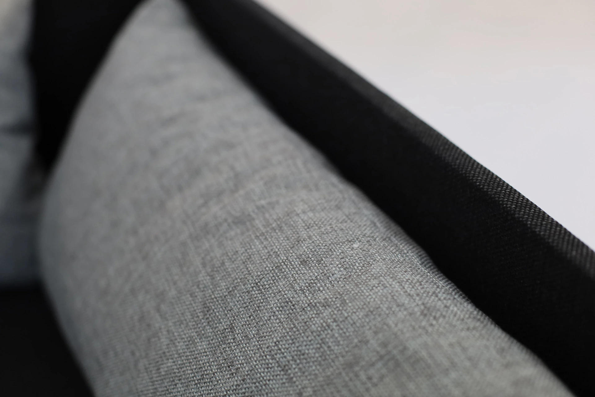 Tapczan łóżko jednoosobowe z pojemnikiem Hirek Eko 80x200 Czarne/Szare